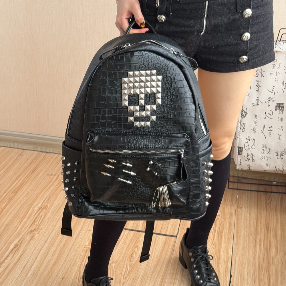 Street Fashion Types - Original Black Crocodile Pattern Skull Rivet